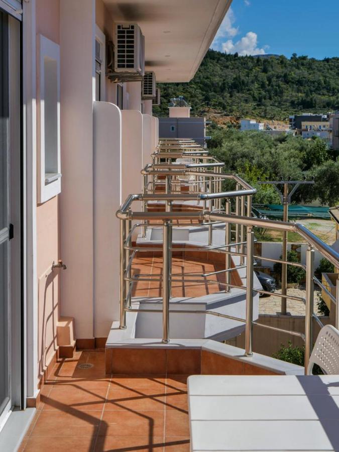 Himara Royal Hotel Buitenkant foto