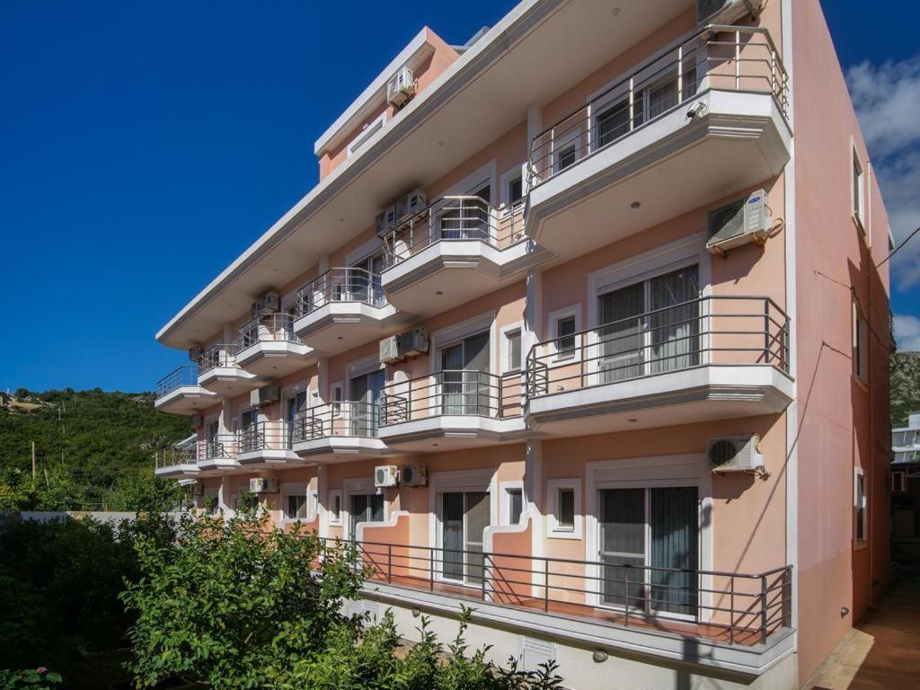 Himara Royal Hotel Buitenkant foto