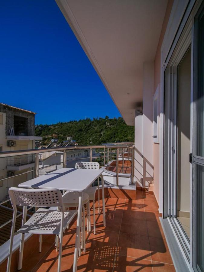 Himara Royal Hotel Buitenkant foto