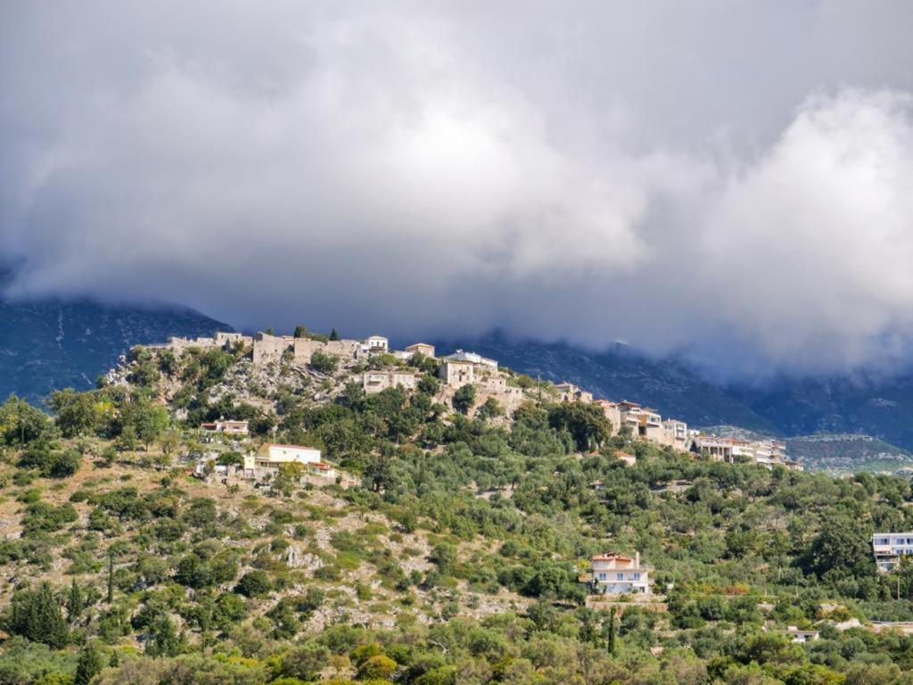 Himara Royal Hotel Buitenkant foto