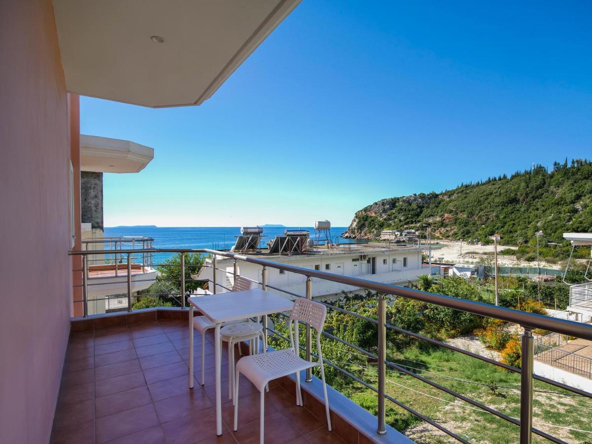 Himara Royal Hotel Buitenkant foto