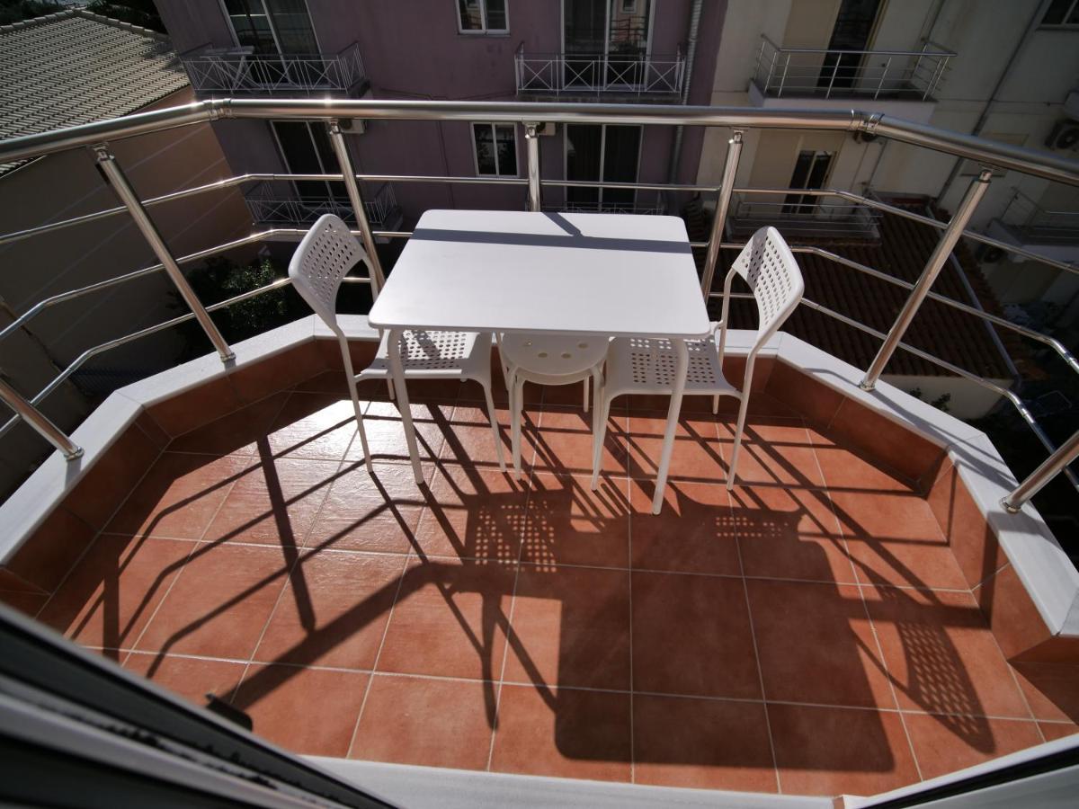 Himara Royal Hotel Buitenkant foto