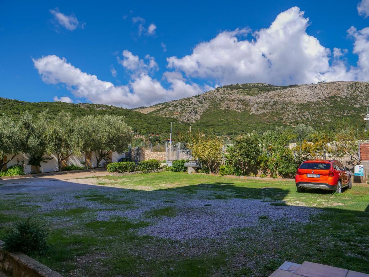 Himara Royal Hotel Buitenkant foto