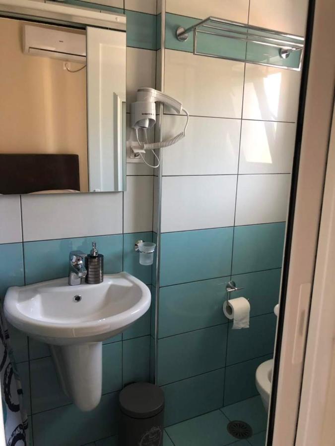 Himara Royal Hotel Buitenkant foto