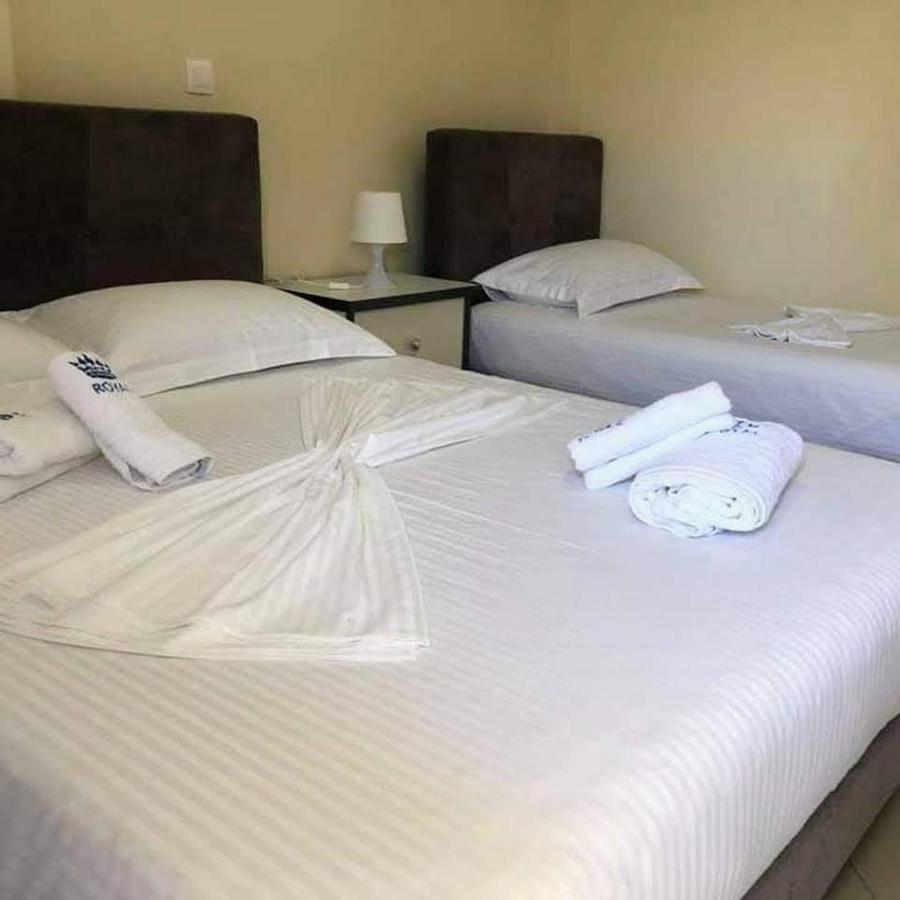 Himara Royal Hotel Buitenkant foto